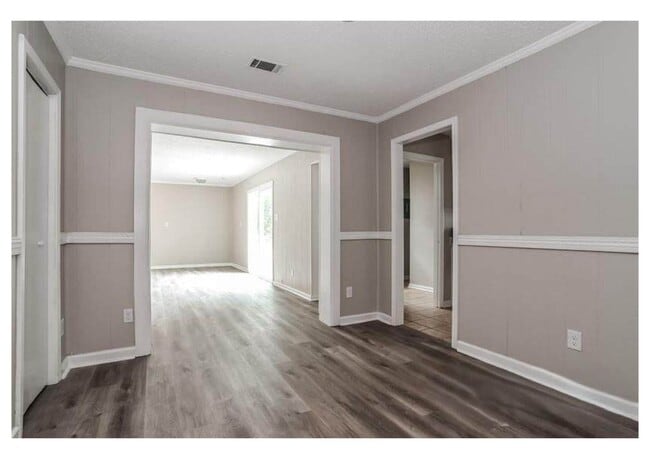 Building Photo - X Glenarden Drive