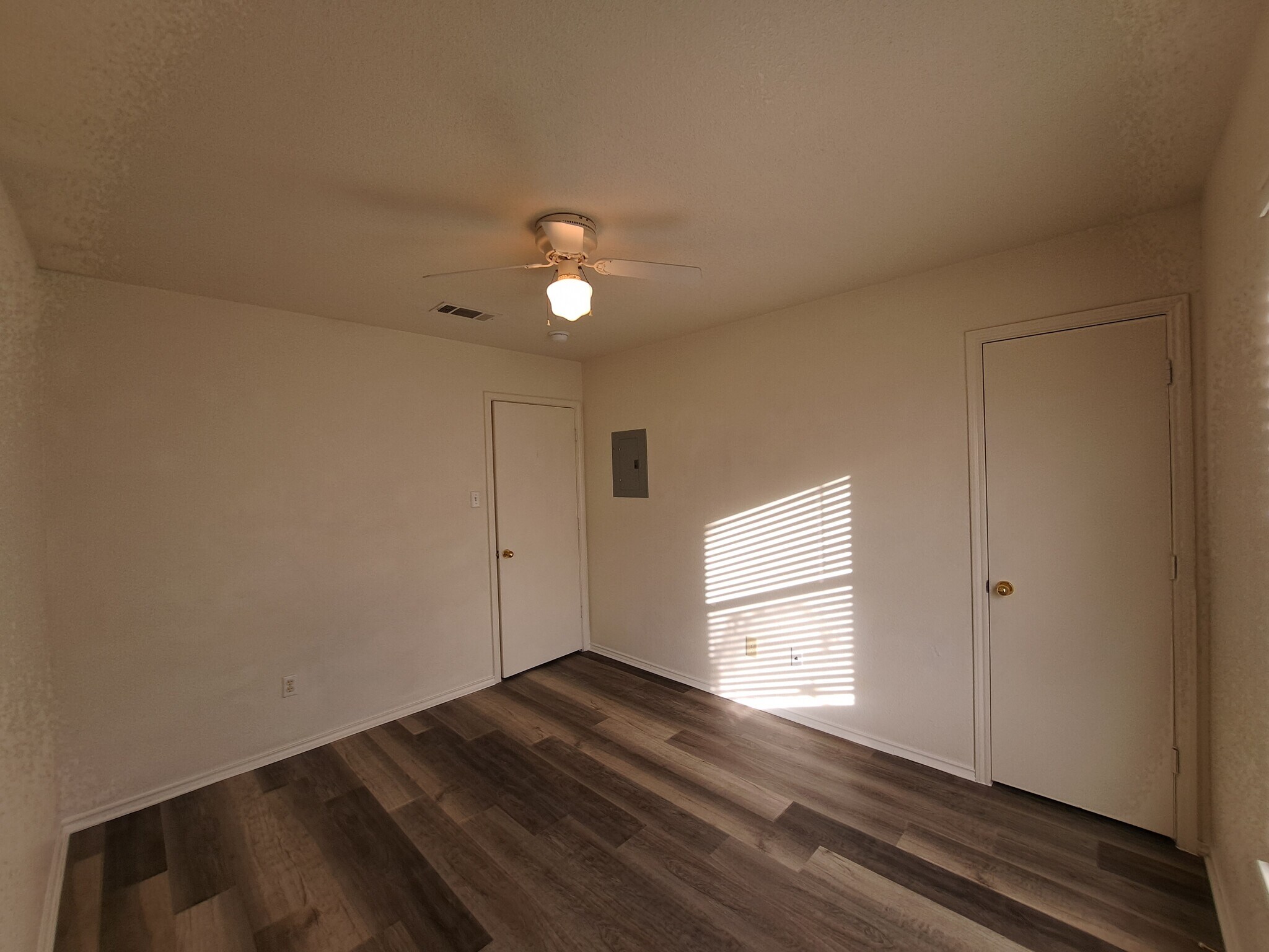 Building Photo - 5706 Greengate Dr
