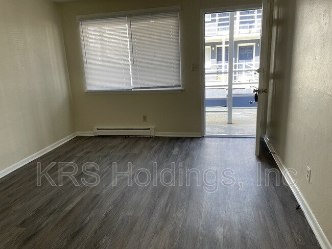 Building Photo - 611 W Ocean View Ave