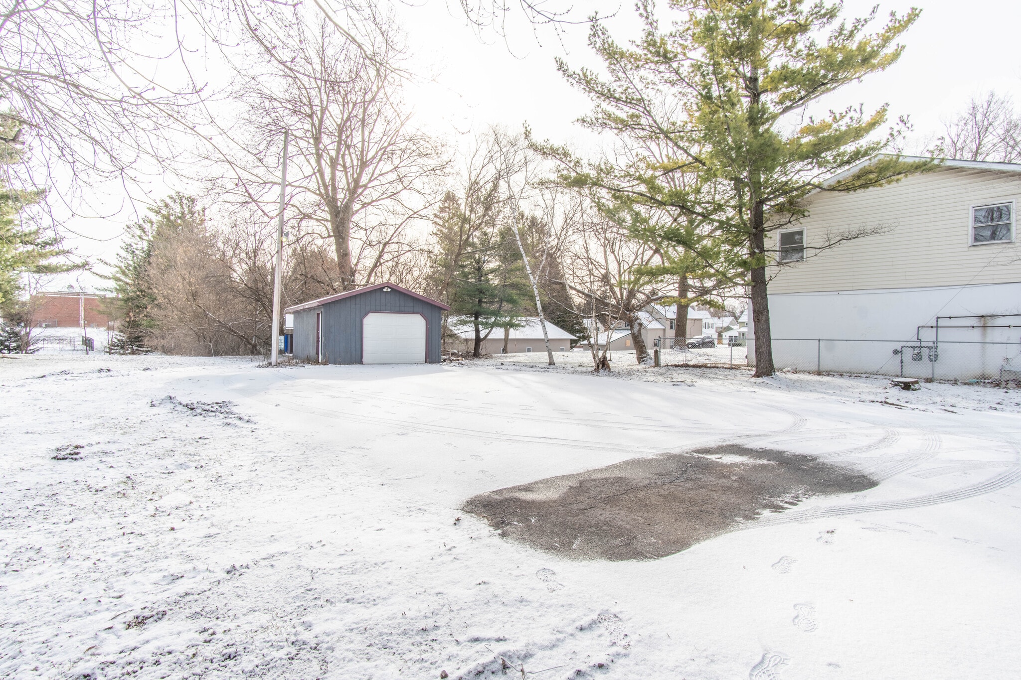 Building Photo - 820 Mill St