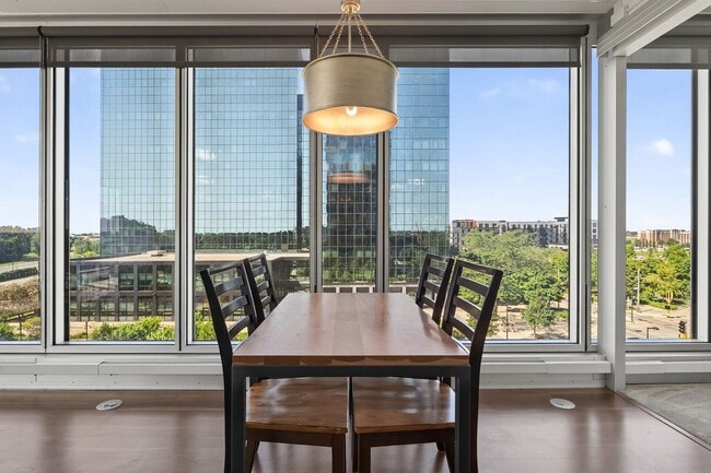 Building Photo - Gorgeous "Reflections" Condo w/ Panoramic Views, Light Rail Station, walk to Mall of America!