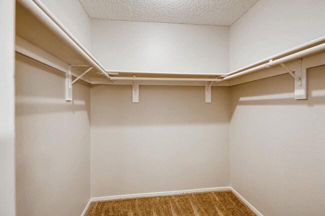 Building Photo - Stunning 2 Bedroom 2 Bath 2nd story condo