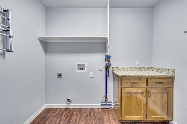 Laundry/Utility Room - 711 W Madison St