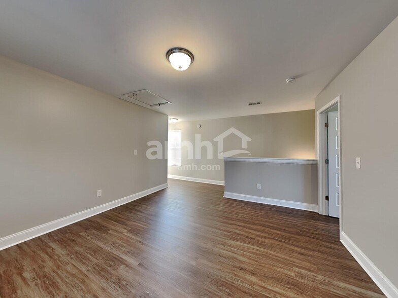 Building Photo - 5305 Tupelo St