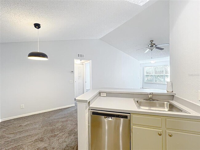 Building Photo - 4540 Commander Dr