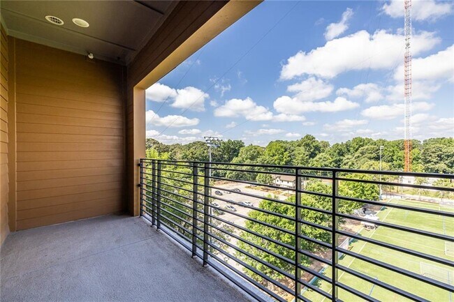 Building Photo - 112 Rogers St NE