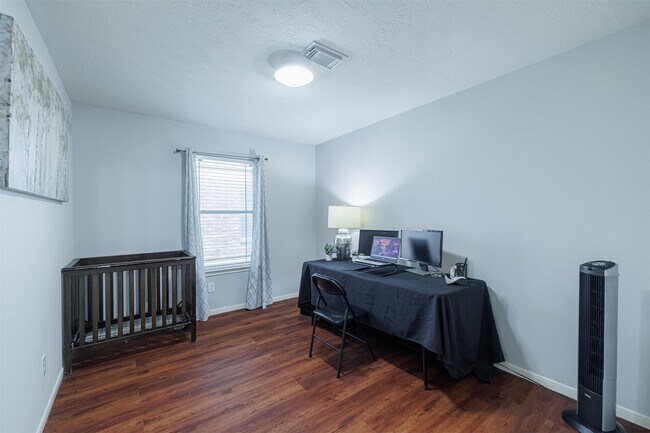 Building Photo - 24435 Cornell Park Ln