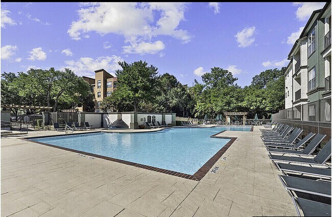Building Photo - 9215 Garland Rd