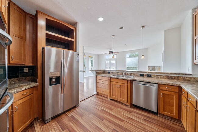 Building Photo - Escondido -Beautiful San Pasqual area ,Spa...