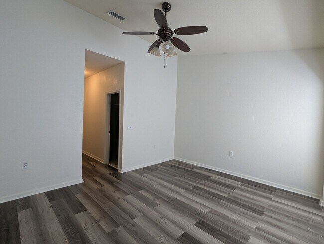 Building Photo - 4833 NW 46th Pl
