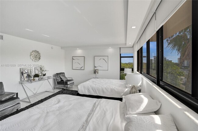 Building Photo - 900 NE Spanish River Blvd