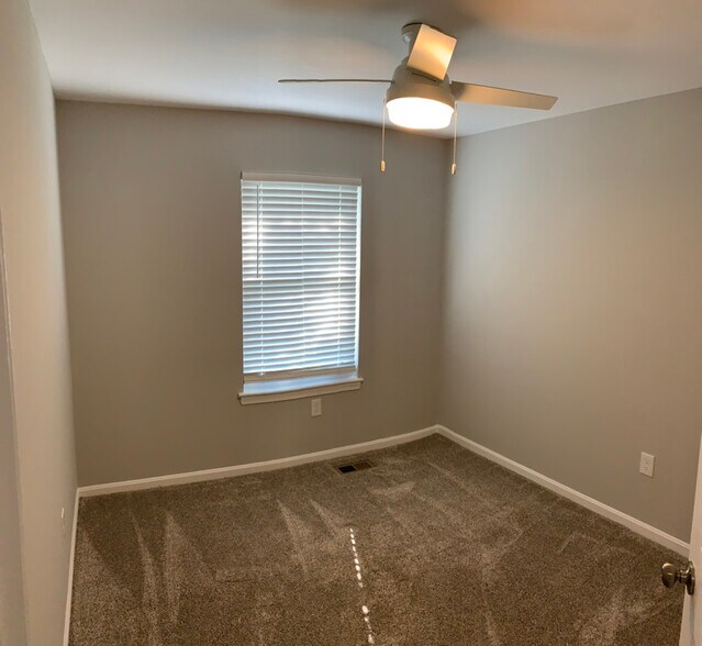 Bedroom - 1348 Cox Cove Ct