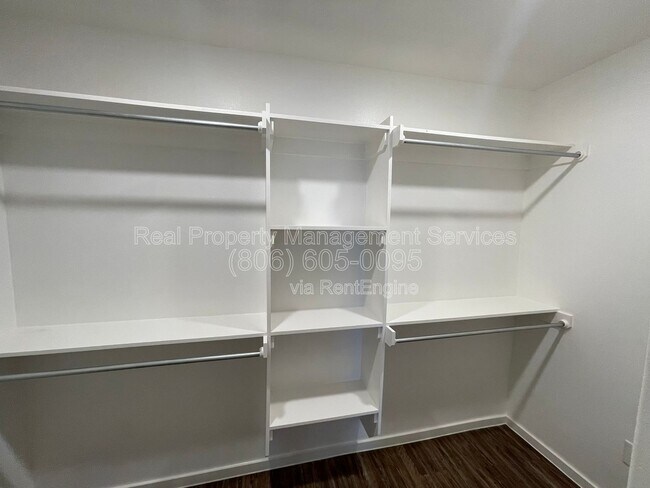 Building Photo - 2108 Langford Ave