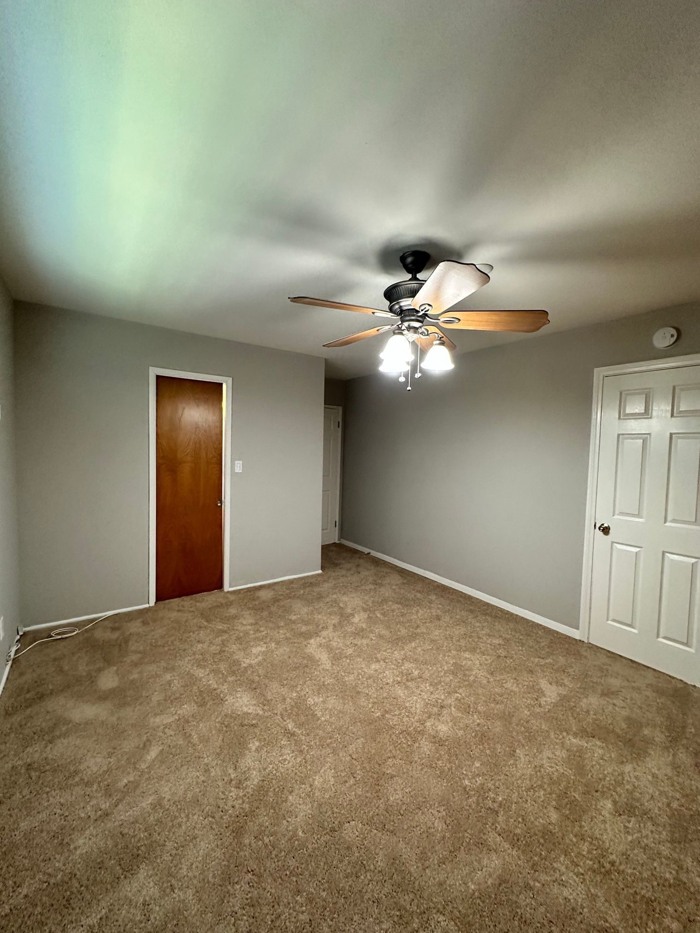 Building Photo - 9856 La Rosa Dr