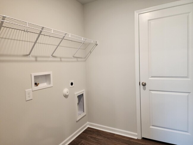 Building Photo - 1015 Course Ln