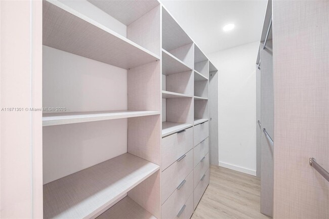 Building Photo - 7401 Miami View Dr