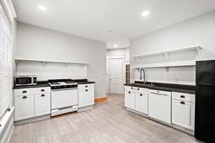 Building Photo - 2531 N Murray Ave