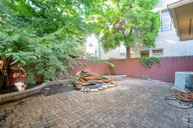 Building Photo - 1220 Birdsall St