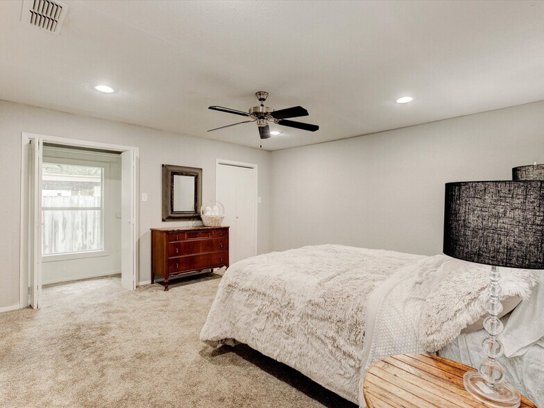 Building Photo - 3727 W Biddison St