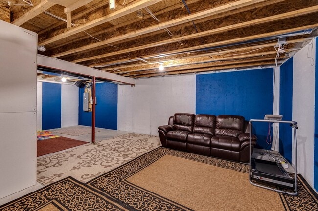 Building Photo - Professionally Managed Home in Convenient ...