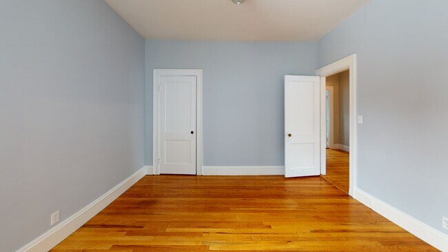 Building Photo - 79 Thatcher St