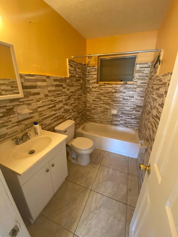 Building Photo - 43 NW 183rd Terrace