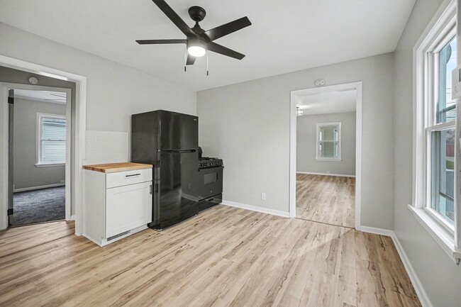 Building Photo - Updated First-Floor 2BR with Garage Parking and On-Site Laundry