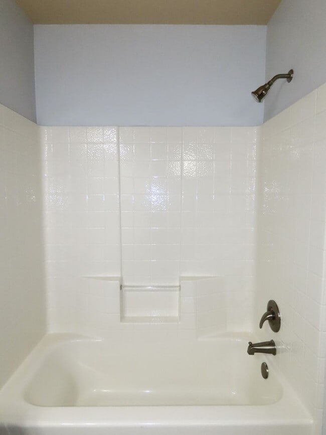 Building Photo - South Tyler, Stunning 4 Bedroom. 3.5 Bath ...