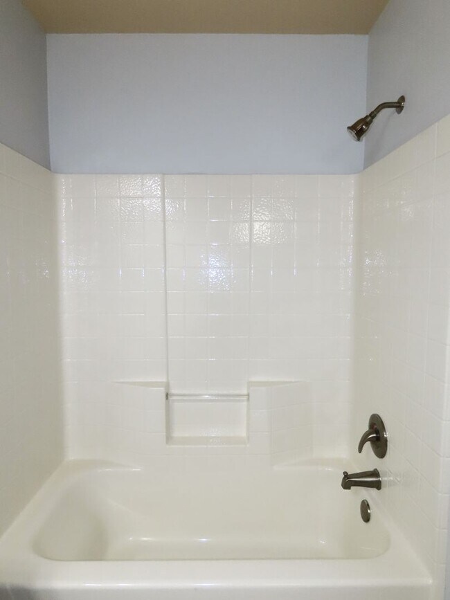 Building Photo - South Tyler, Stunning 4 Bedroom. 3.5 Downs...