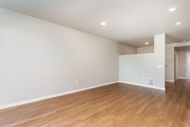 Building Photo - 1Bd/1Ba Bellevue Condo