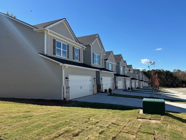 Building Photo - 200-B Alston Ridge Dr