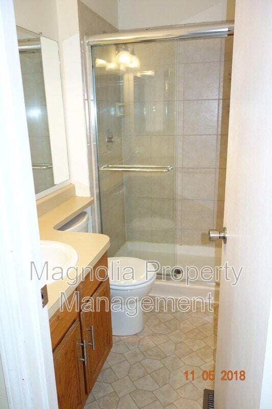 Building Photo - 5910 Bourke Dr