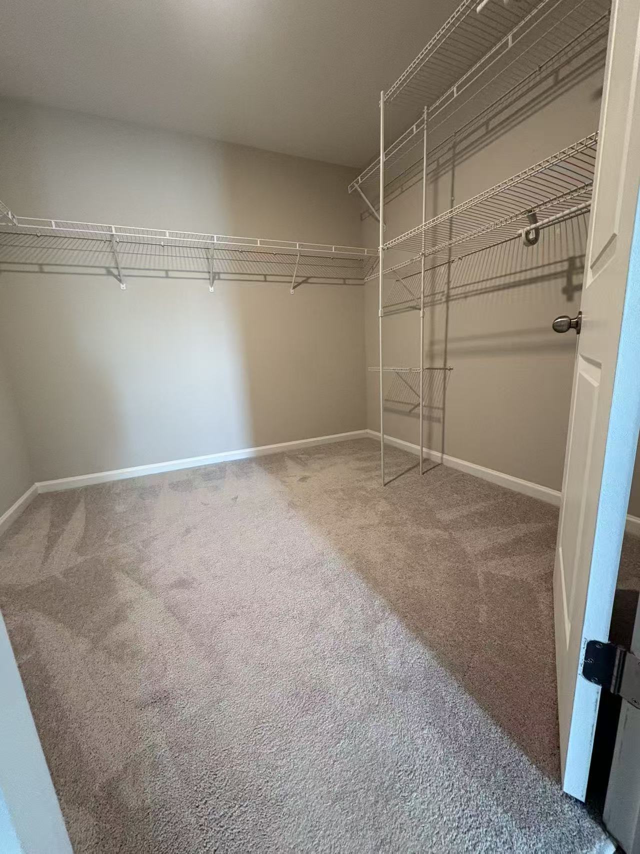 Building Photo - 4372 Grosbeak Dr