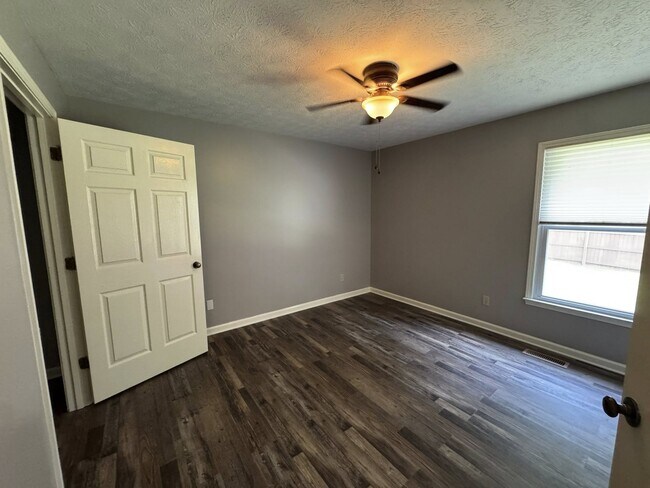 Building Photo - 110 S Dove Ct