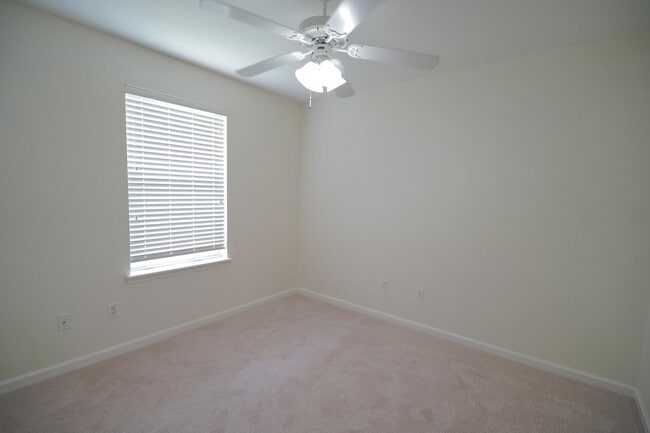 Building Photo - 9329 Tuscany Dr