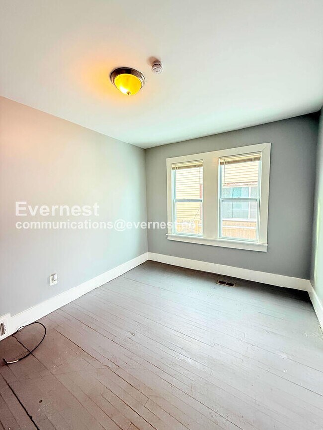 Building Photo - 2541 Monterey St