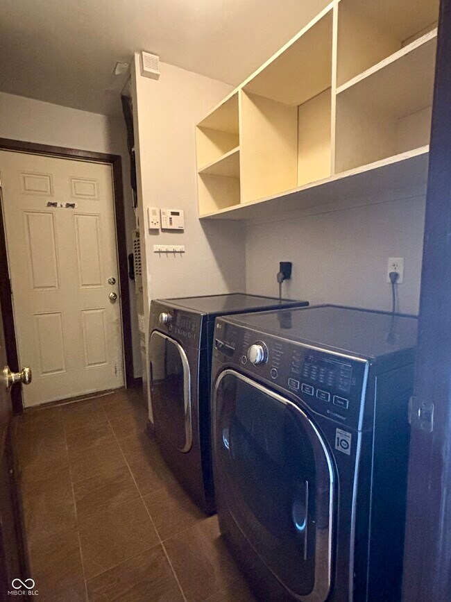 Building Photo - 9746 Revere Way