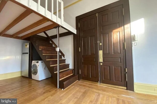 Building Photo - 2107 Green St