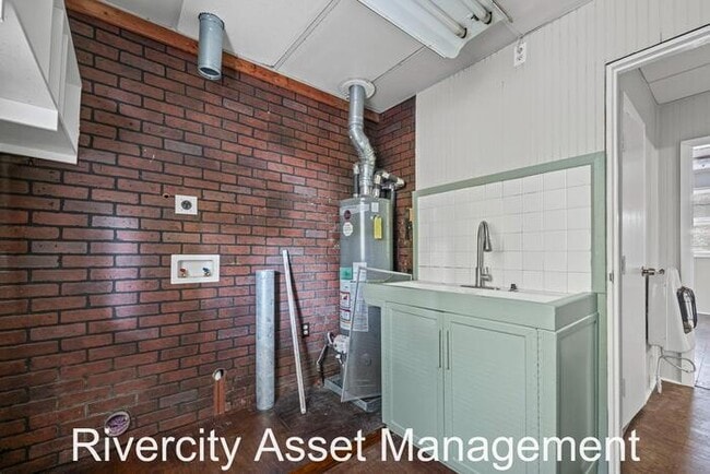 Building Photo - You Don't Want To Miss This One!!!!! It Is A Must See!!!!!! PRICE REDUCTION, SECTION 8 WELCOMED!!!!