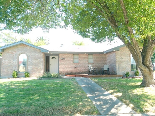 Building Photo - 1822 Volga Dr
