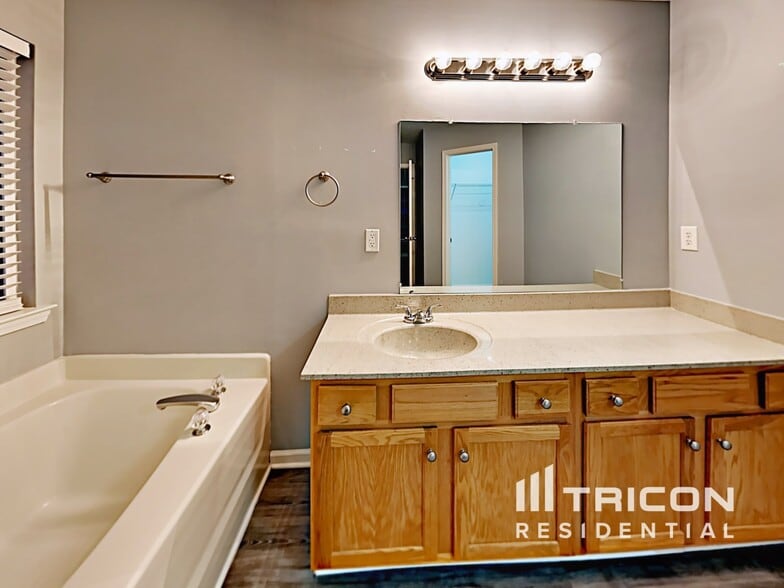 Building Photo - 9000 McAdam Way