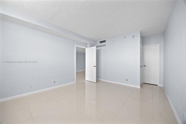 Building Photo - 3000 S Ocean Dr