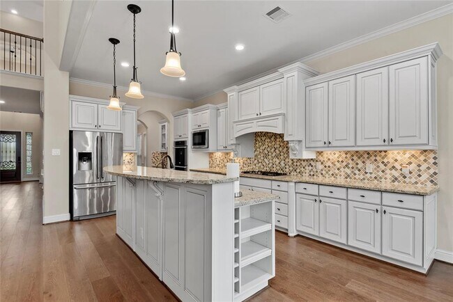Building Photo - 19123 Desert Eagle Dr