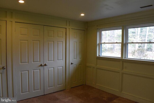Building Photo - 64 Bogle Dr