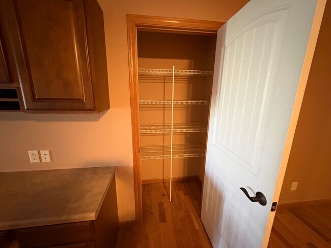 Building Photo - 2-bedroom, 2-bath Duplex in Champaign, IL
