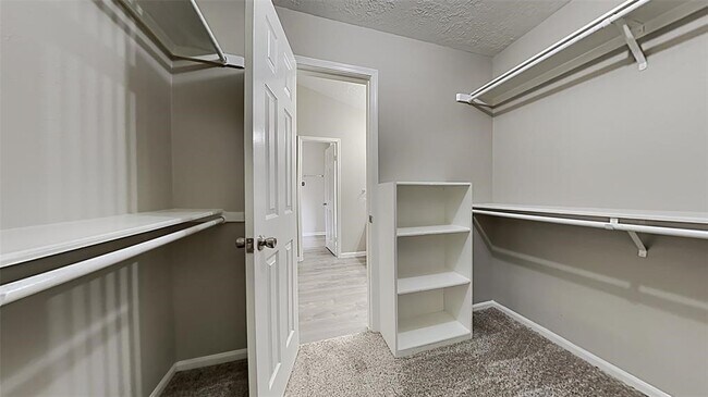 Building Photo - 3322 Whispering Way Dr