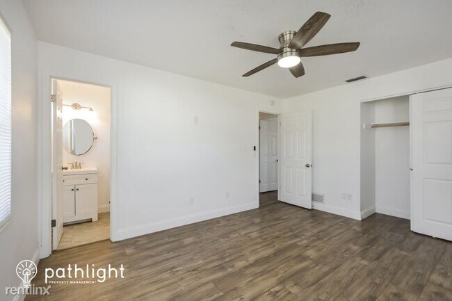 Building Photo - 3 br, 2 bath House - 2129 Willow Oak Drive...