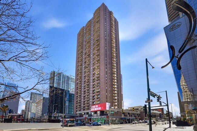 Building Photo - 35th Floor Downtown Denver Condo | 1 Bed | Private Balcony | Mountain Views