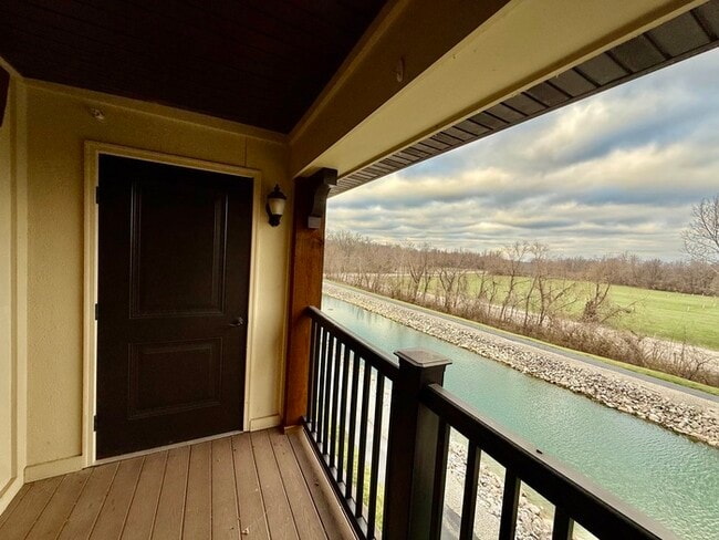 Building Photo - Beautiful 2 Bedroom 2 Bath Condo In St. Peter's