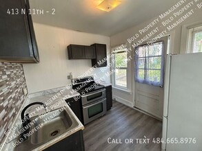 Building Photo - 413 N 11th-2